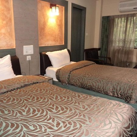 Hotel Majestic Shillong Bagian luar foto