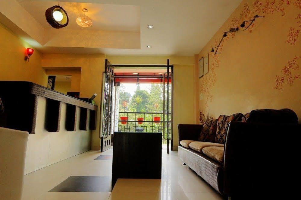 Hotel Majestic Shillong Bagian luar foto