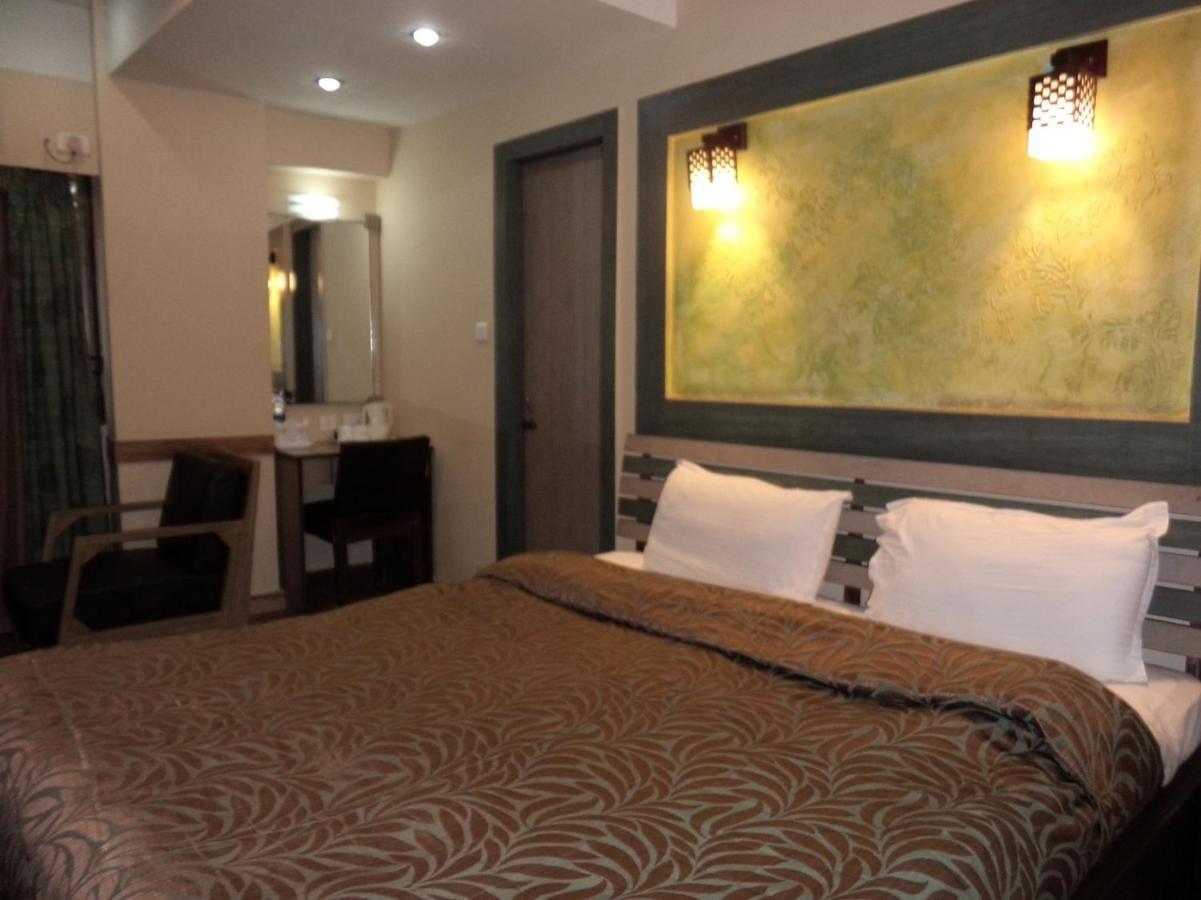 Hotel Majestic Shillong Bagian luar foto