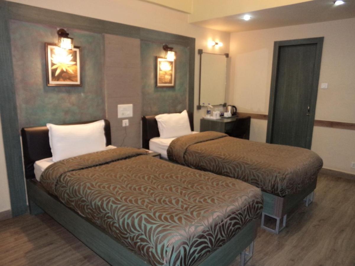 Hotel Majestic Shillong Bagian luar foto