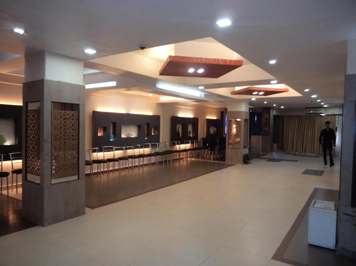 Hotel Majestic Shillong Bagian luar foto
