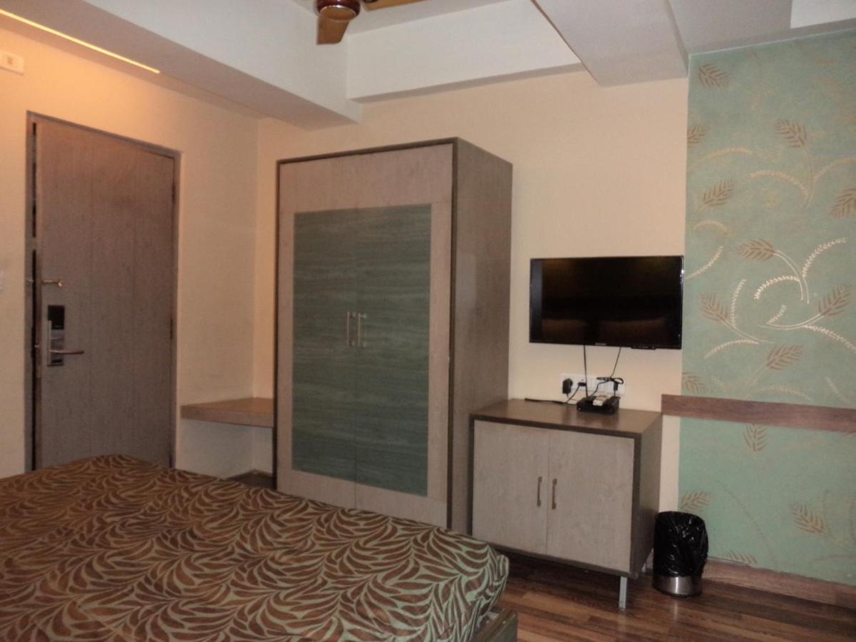 Hotel Majestic Shillong Bagian luar foto