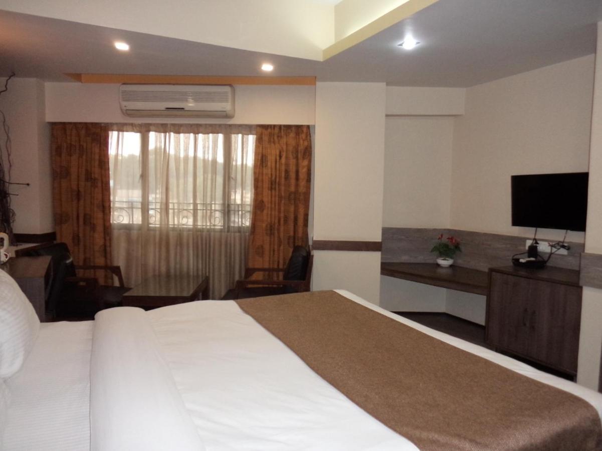 Hotel Majestic Shillong Bagian luar foto