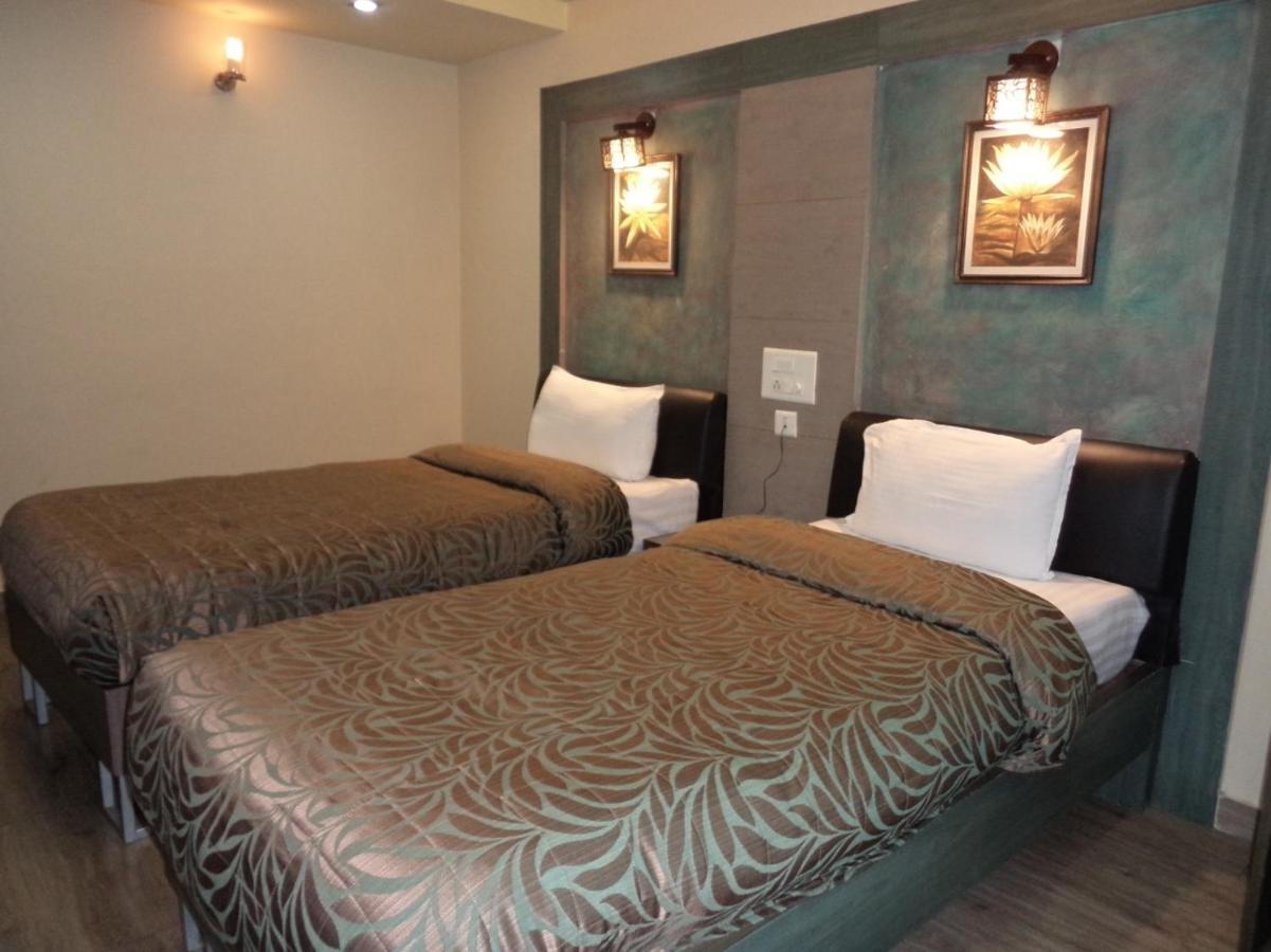 Hotel Majestic Shillong Bagian luar foto