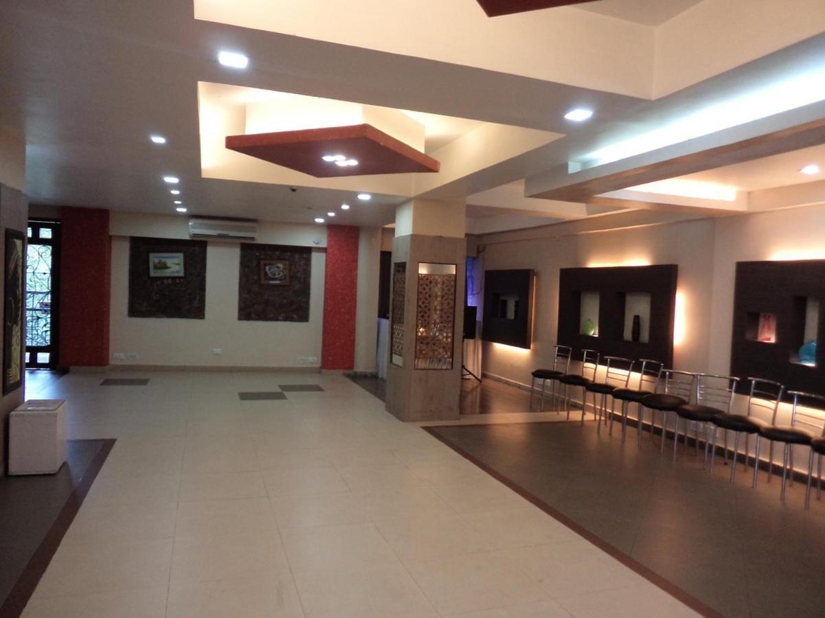 Hotel Majestic Shillong Bagian luar foto