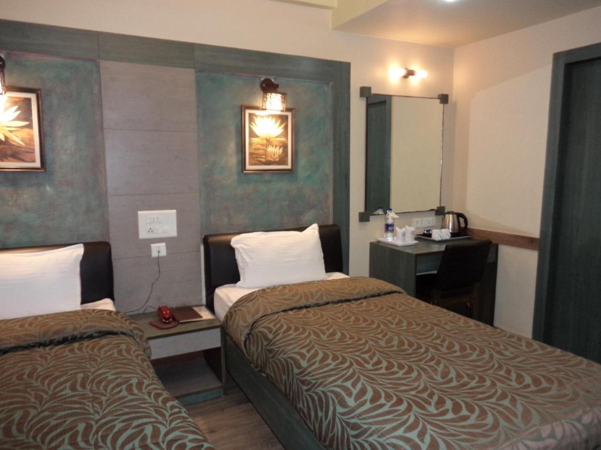 Hotel Majestic Shillong Bagian luar foto